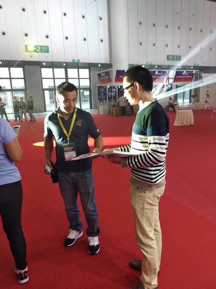 舞佰地推走进2018成都国际音乐（演艺）设备博览会